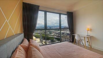 2 bedrooms, premium bedding, pillow-top beds, desk