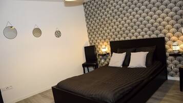 1 bedroom, in-room safe, iron/ironing board, free WiFi