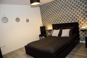 1 bedroom, in-room safe, iron/ironing board, free WiFi