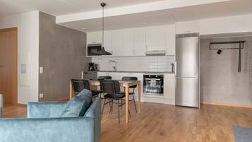 Apartment, 2 Bedrooms | Private kitchen