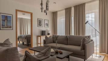 Suite, balcon | 2 chambres, fer et planche Ă  repasser, Wi-Fi gratuit, draps fournis