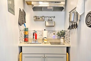 Fridge, microwave, stovetop, coffee/tea maker - Central Elmont Studio w/ Great Outdoor Space! (Elmont)