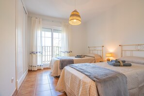 2 habitaciones, tabla de planchar con plancha y wifi gratis 
