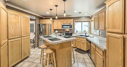 Kooskia Sanctuary w/ Patio, Fire Pit & Grill!