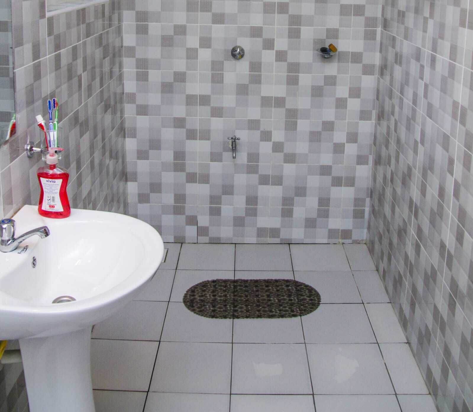 Business Apartment | Bathroom