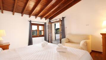 4 dormitorios, tabla de planchar con plancha, wifi gratis y ropa de cama