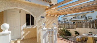 Bungalow de vacaciones Desired Track cerca del mar, con piscina compartida y Wi-Fi