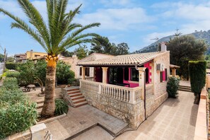 Exterior - Villa "Casa Isabel & Mateo" close to the Beach with Pool, Garden & Wi-Fi (Cala Sant Vicenç)