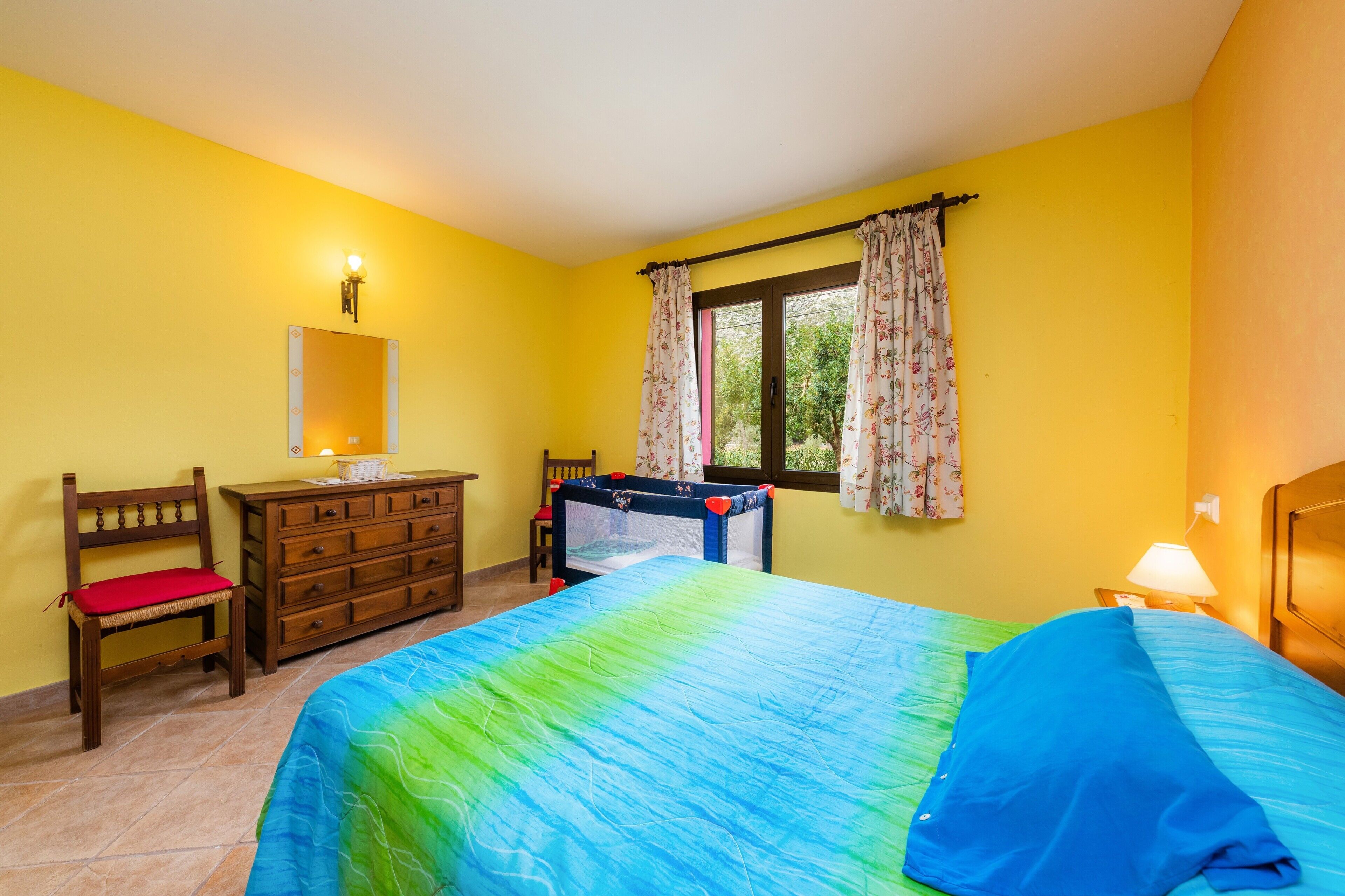 2 habitaciones, tabla de planchar con plancha y wifi gratis 