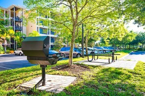 Condo, 3 Bedrooms | Property grounds