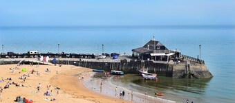 The Old School Hall - Opulence and Location