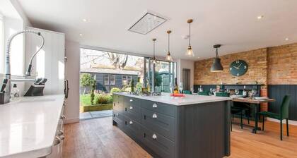 The Old School Hall - Opulence and Location