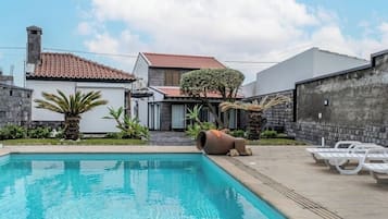 温水プール