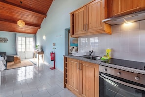 Fridge, microwave, coffee/tea maker, toaster
