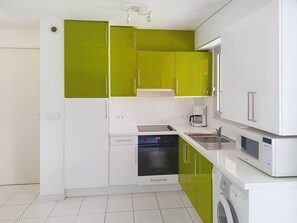 Fridge, microwave, oven, coffee/tea maker