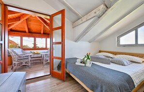 2 Schlafzimmer, Reisekinderbett, kostenloses WLAN, Bettwäsche