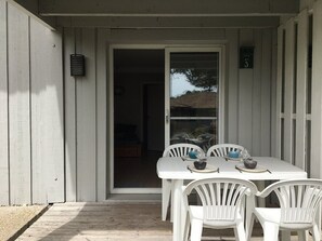 Outdoor dining - **Ground Floor T2 Apt with Pool Access in Moliets-et-Maa** (Moliets-et-Maa)