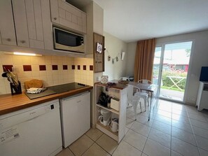 Fridge, dishwasher, coffee/tea maker, toaster - **Ground Floor T2 Apt with Pool Access in Moliets-et-Maa** (Moliets-et-Maa)