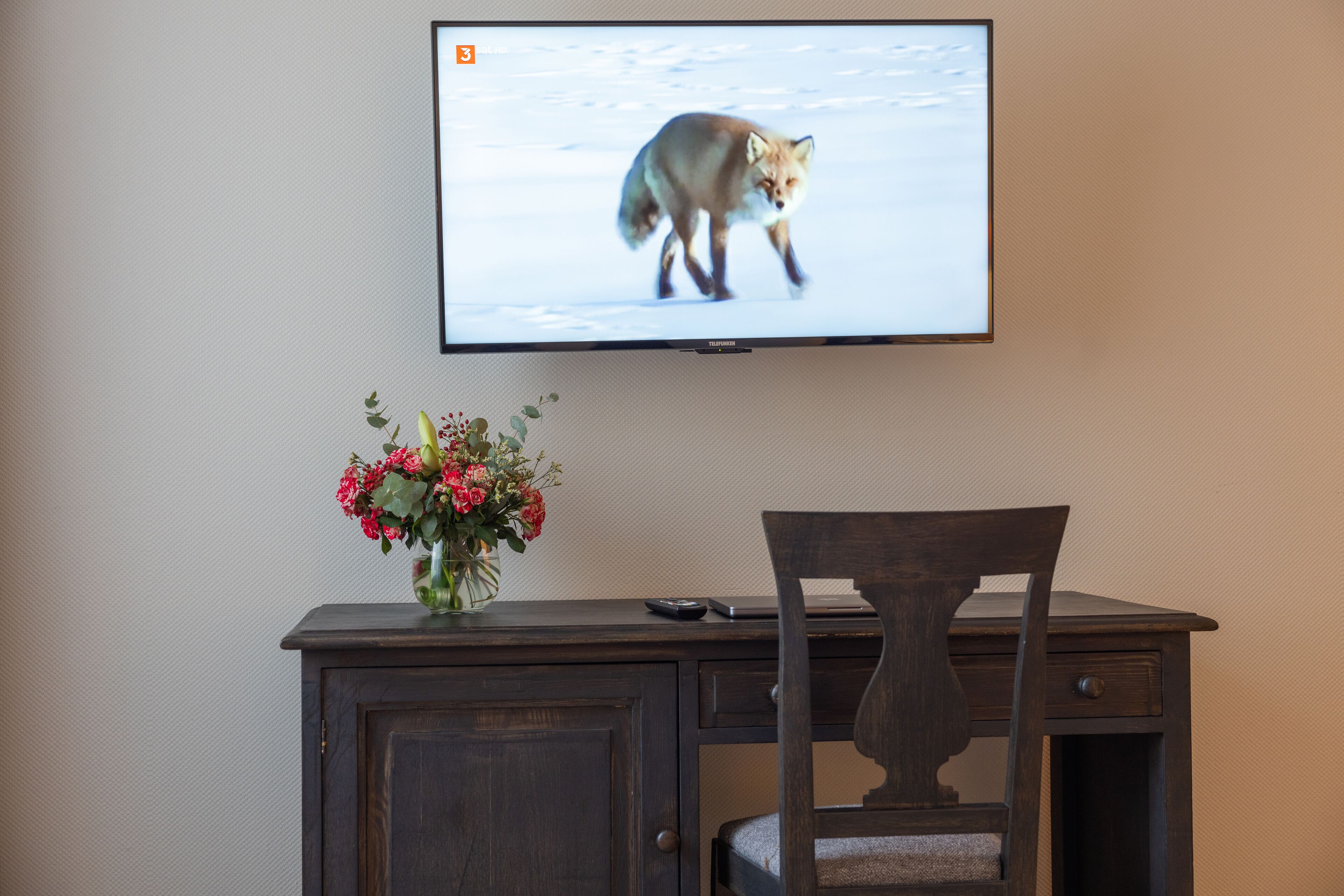 classic single room | 1 bedroom, down duvets, minibar, desk