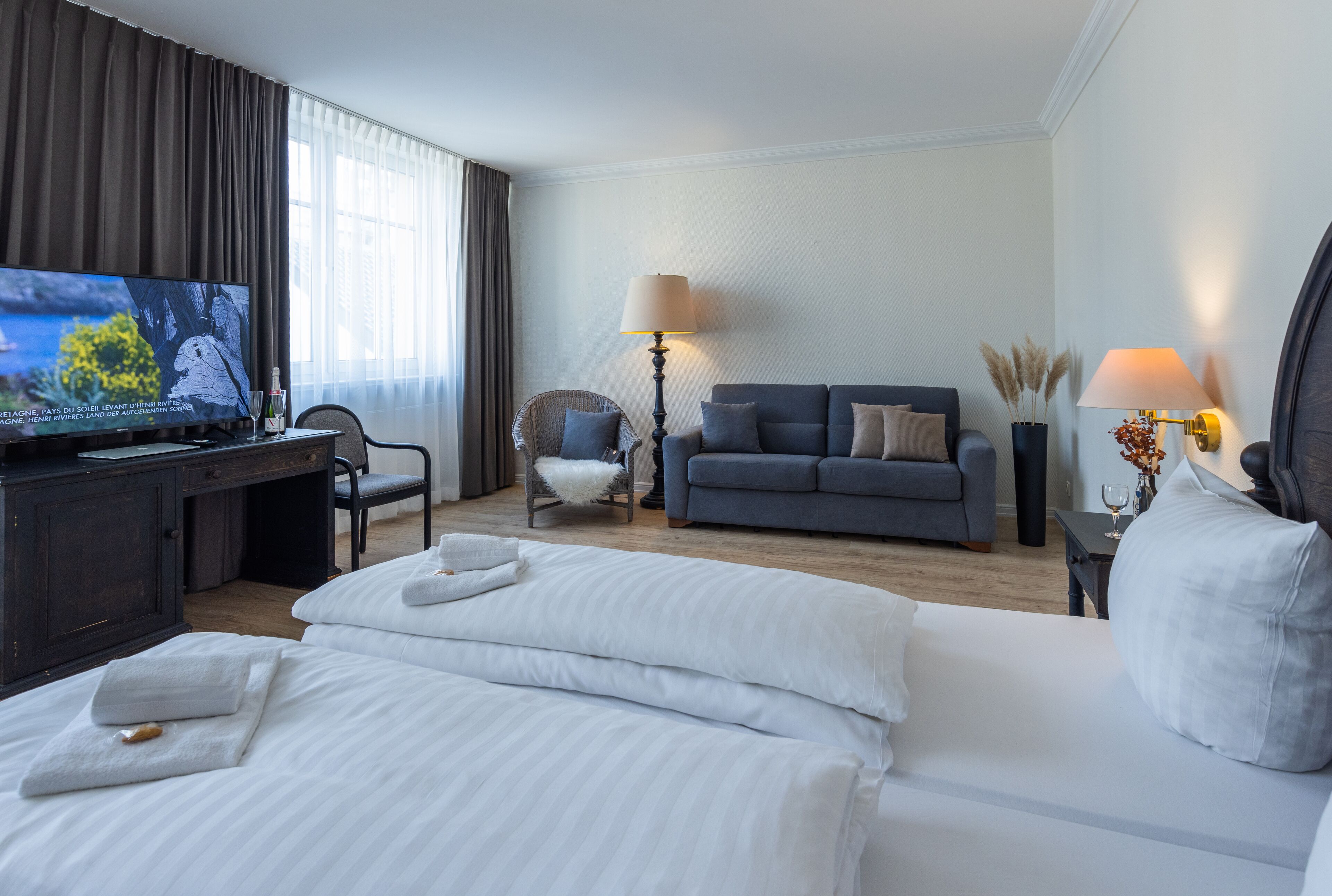 classic triple room | 1 bedroom, down duvets, minibar, desk