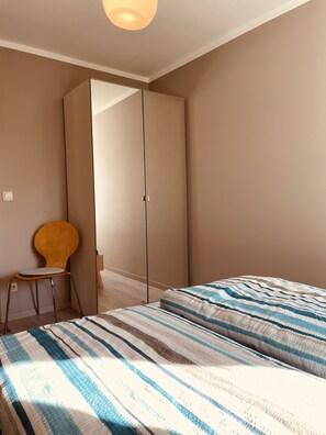 2 habitaciones, wifi gratis y ropa de cama