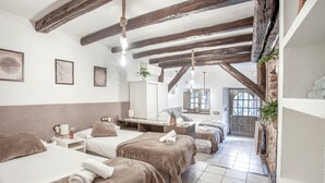 6 Schlafzimmer, Bügeleisen/Bügelbrett, WLAN, Bettwäsche