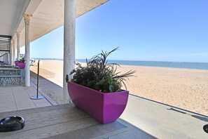 Property grounds - ✔Seaside Stay✔100Mbps✔Royal Harbour Marina✔Beach✔2BR Exec Apt✔Sleeps 6 (Ramsgate)