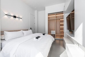 5 bedrooms, desk, iron/ironing board, free WiFi