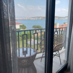 Comfort Room, Garden View | Premium bedding, free minibar, free WiFi, bed sheets - Cunda Pier Otel (Ayvalik)