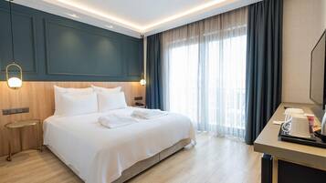 Comfort Room, Garden View | Premium bedding, free minibar, free WiFi, bed sheets