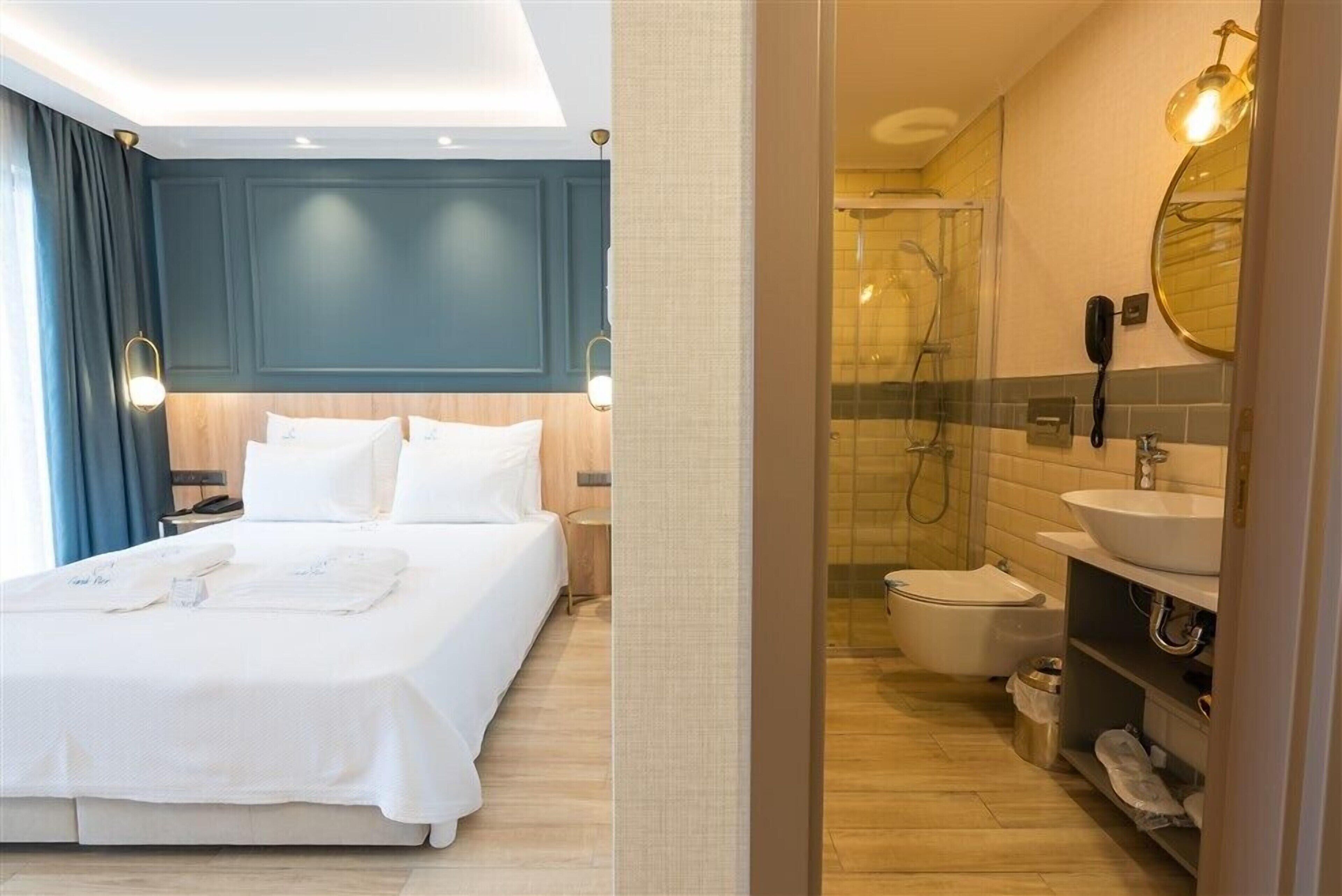 Premium bedding, free minibar, free WiFi, bed sheets