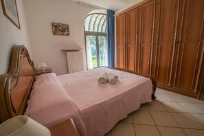 1 soveværelse, sengetøj