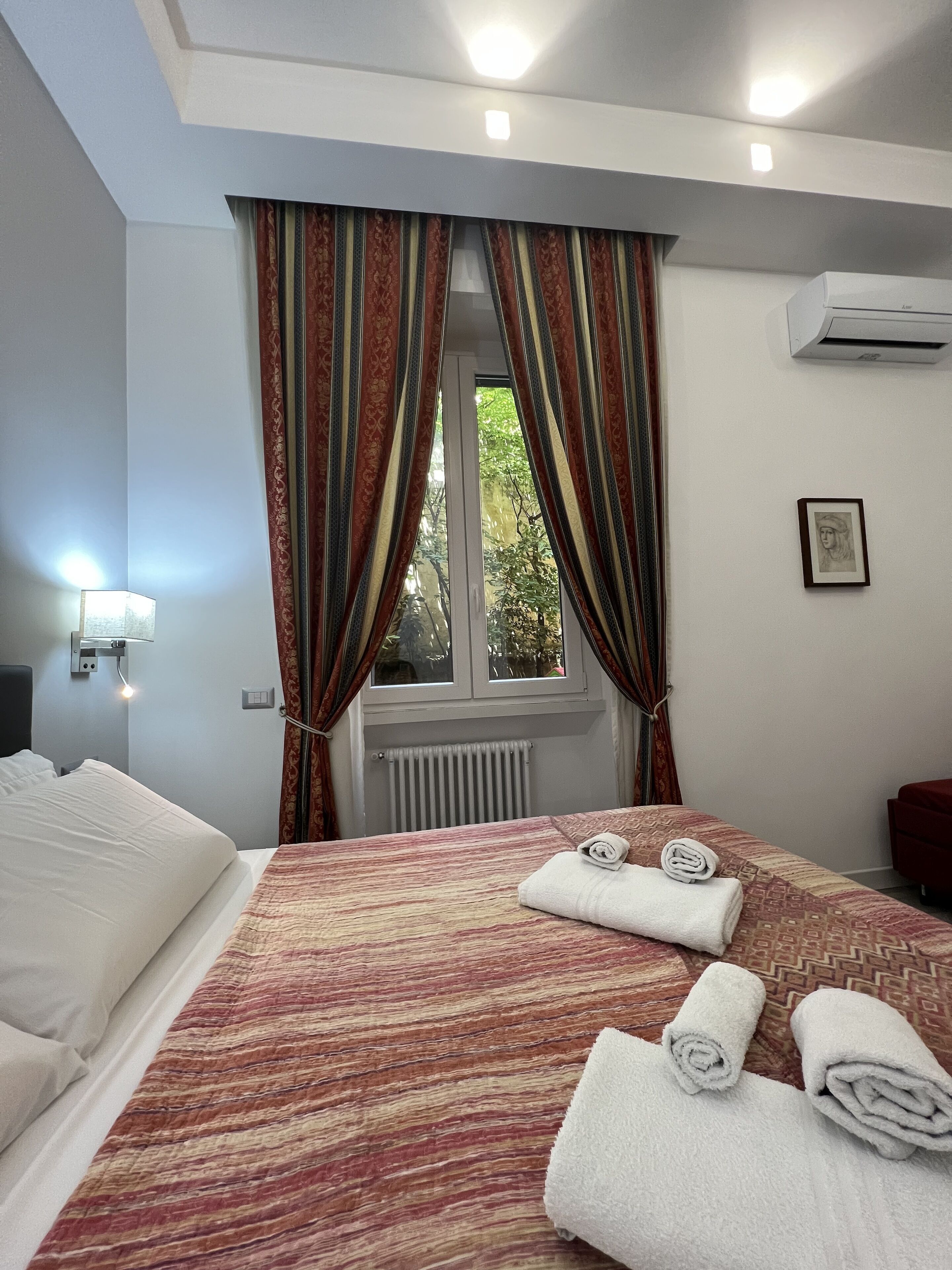 Vatican Maison  Cavalleggeri