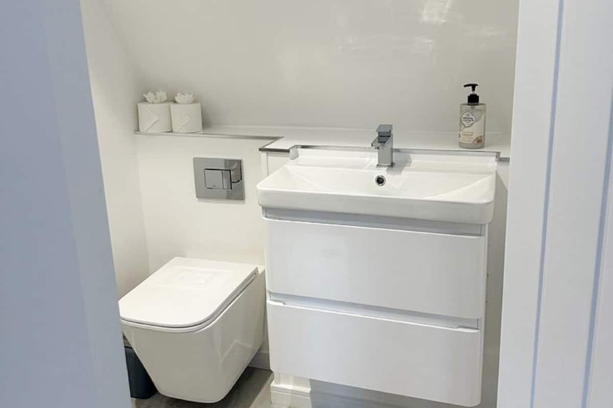 Chambre Confort double | AccĂšs au Wi-Fi (inclus), literie fournie