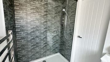 Comfort Double Room | Bathroom | Shower, hair dryer, towels, soap