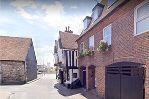 Exterior - Anchorage (Poole)