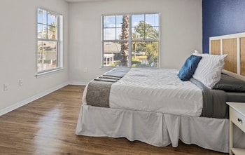 Great Location and Upgraded Apartment