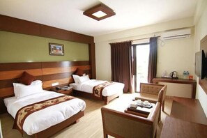 Premium-sengetøj, minibar, sengetøj