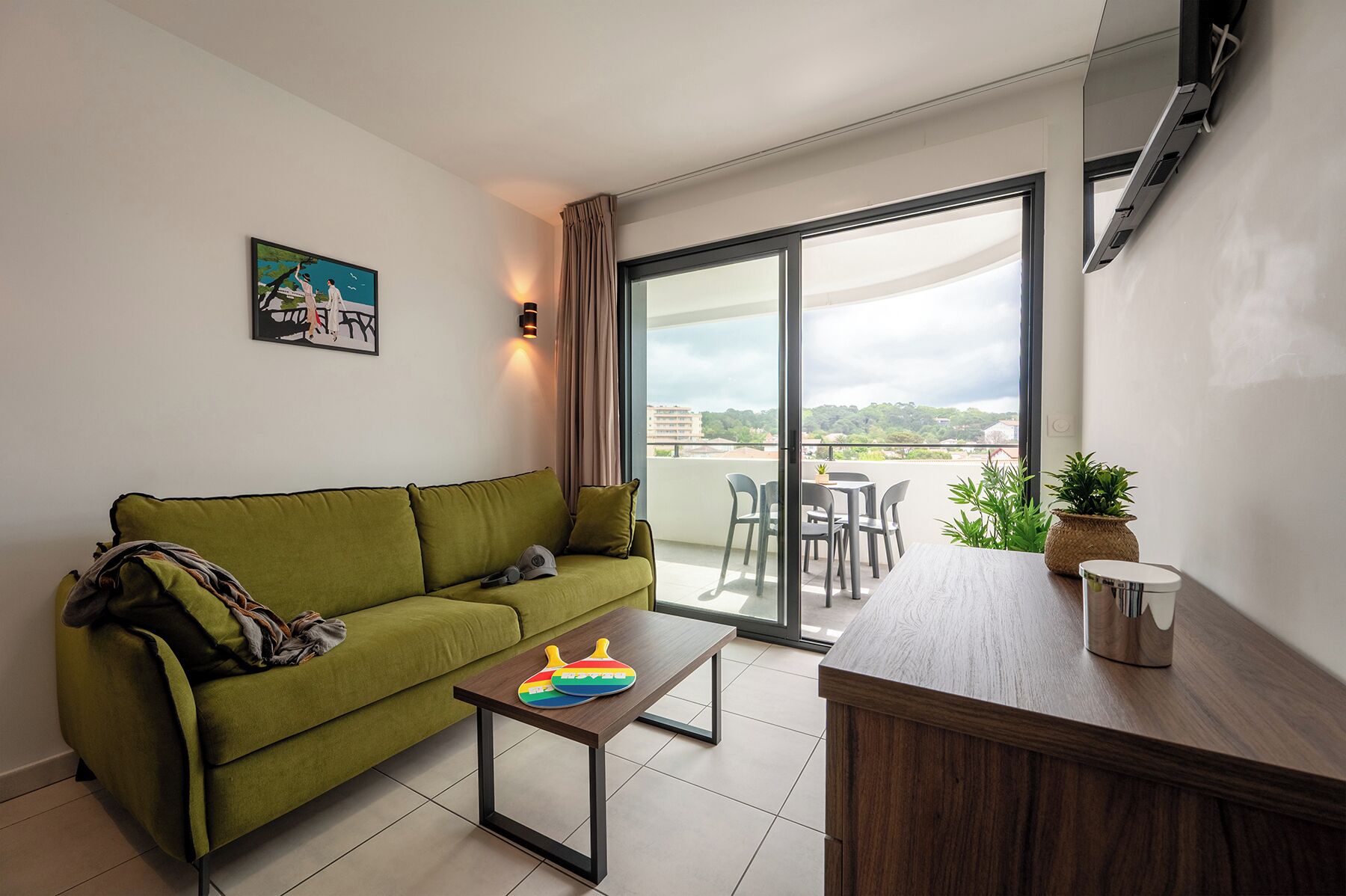 Classic Apartment, 1 Double Bed with Sofa bed | Living area | 109-cm flat-screen TV with satellite channels, TV