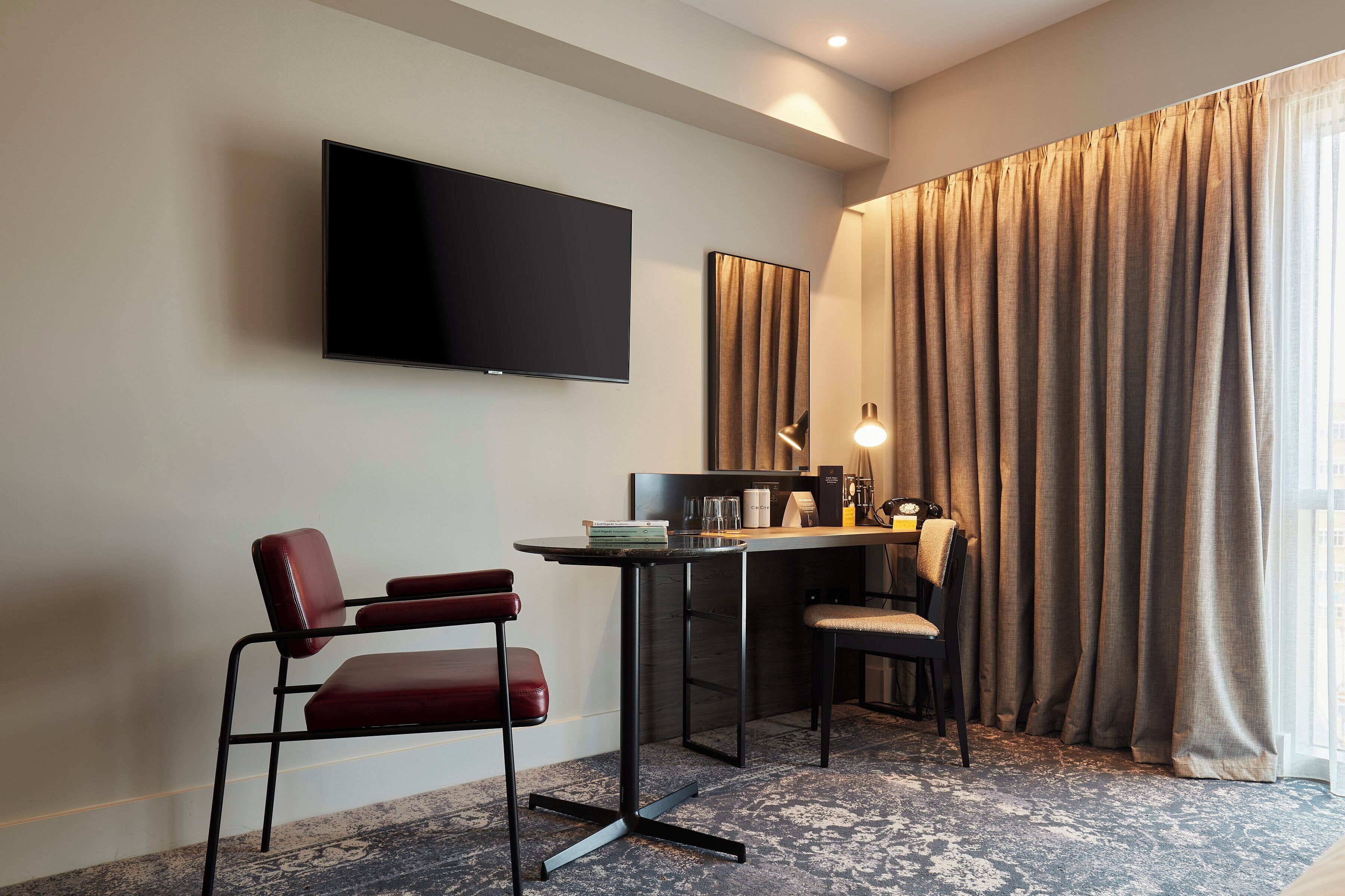 egyptian cotton sheets, premium bedding, pillow-top beds, in-room safe