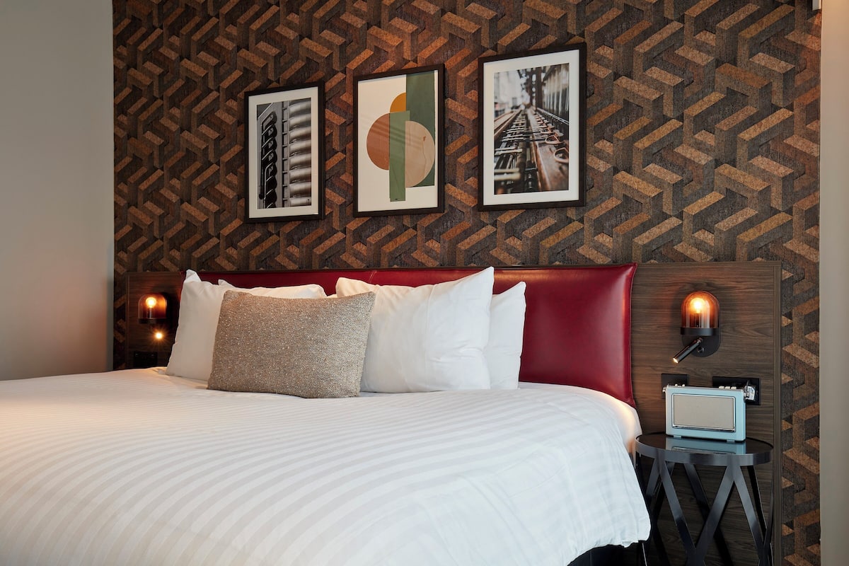 Egyptian cotton sheets, premium bedding, pillowtop beds, in-room safe