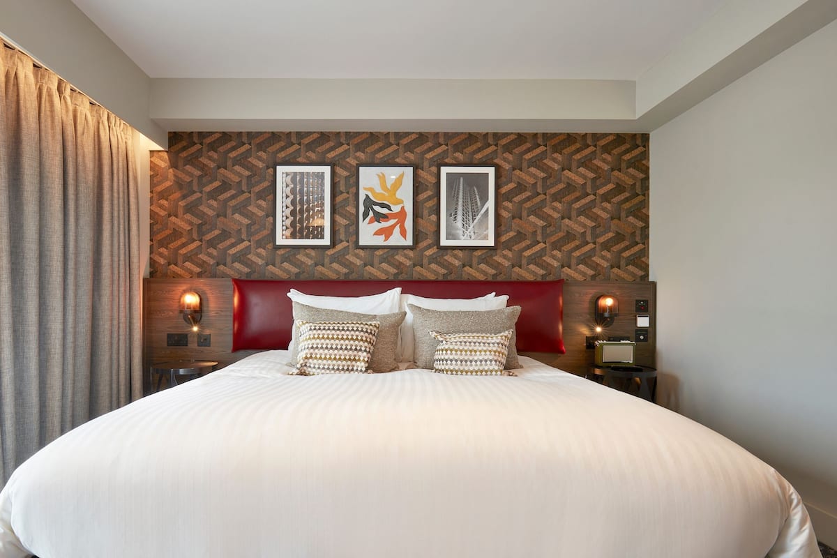 Egyptian cotton sheets, premium bedding, pillow-top beds, in-room safe