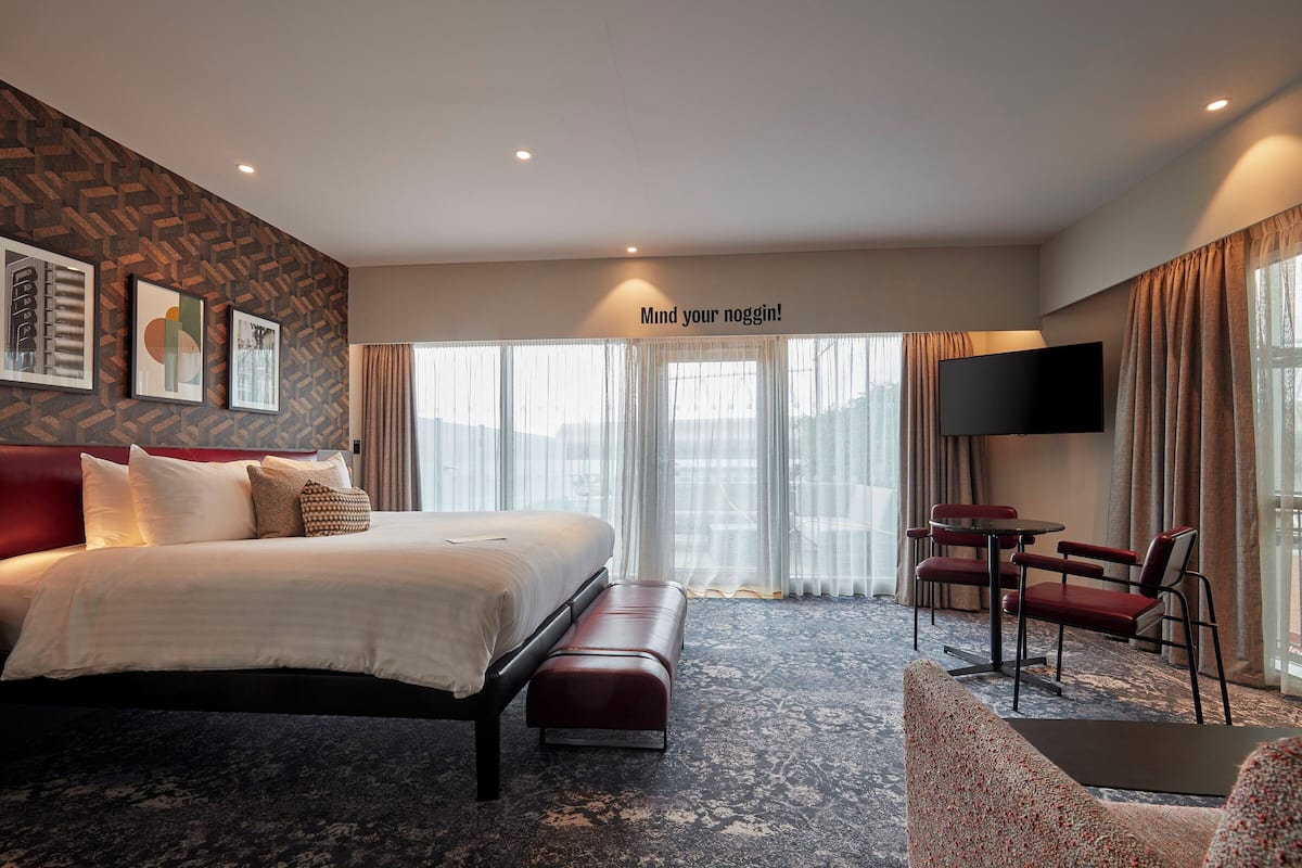 Egyptian cotton sheets, premium bedding, pillow-top beds, in-room safe