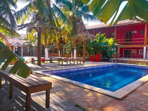 2 piscinas al aire libre
