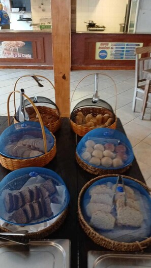 Desayuno buffet todos los días (con cargo)