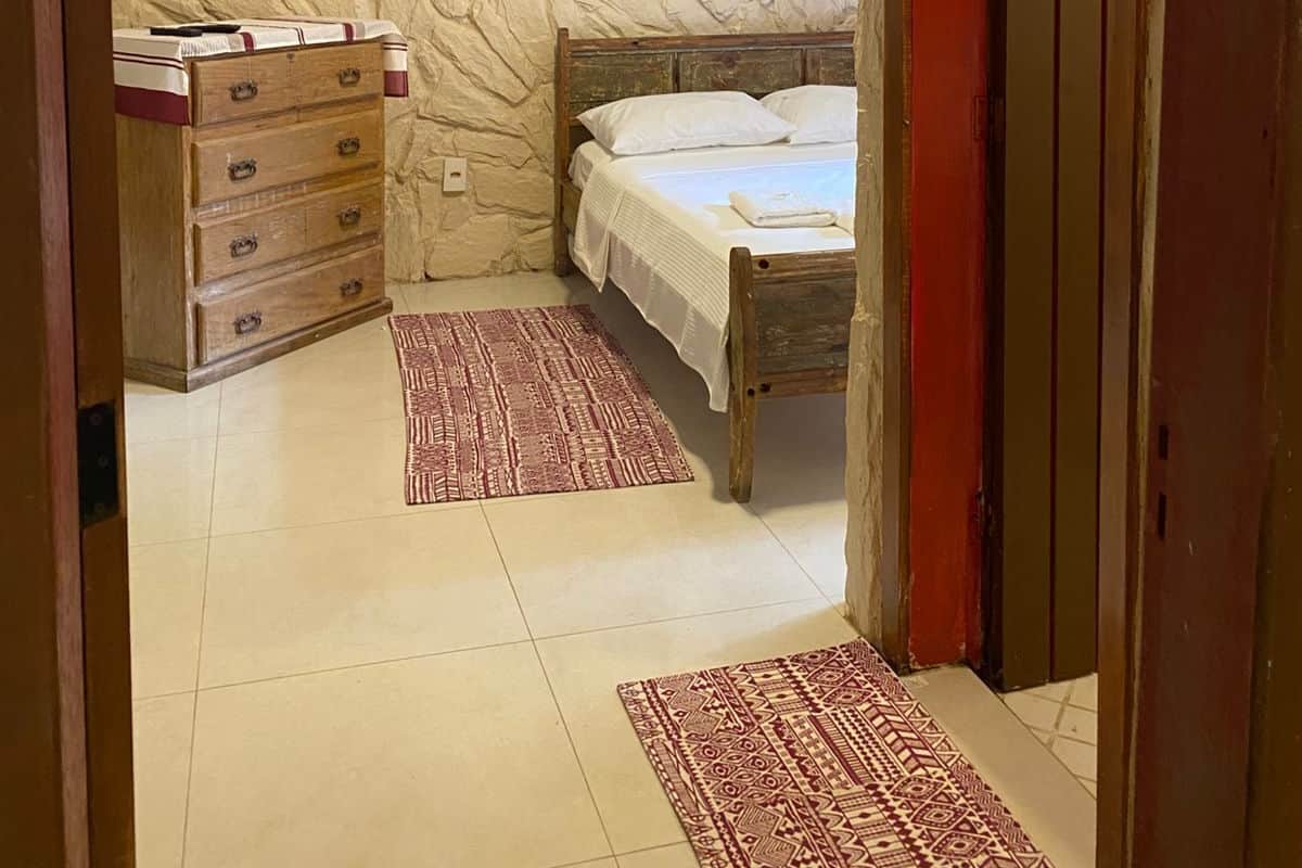 1 habitación, minibar, muebles diferentes y ropa de cama