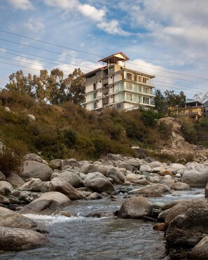 Exterior - Manuni Inn - Riverside Hotel (Dharamshala)