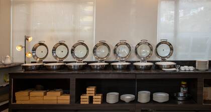 Manuni Inn - Riverside Hotel