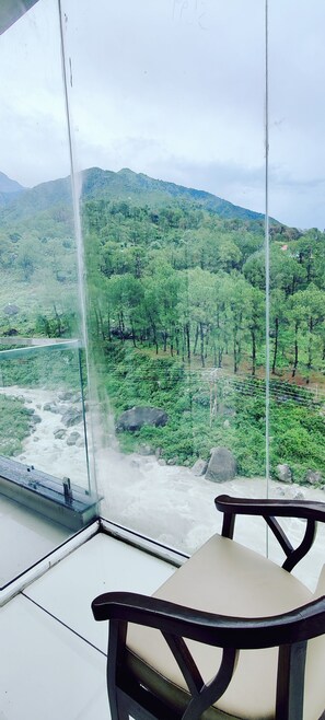 Exterior - Manuni Inn - Riverside Hotel (Dharamshala)