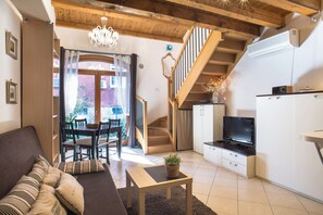 Living area - Duplex: spacious apartment with terrace and air conditioning at the entrance of Venice. (Venezia)